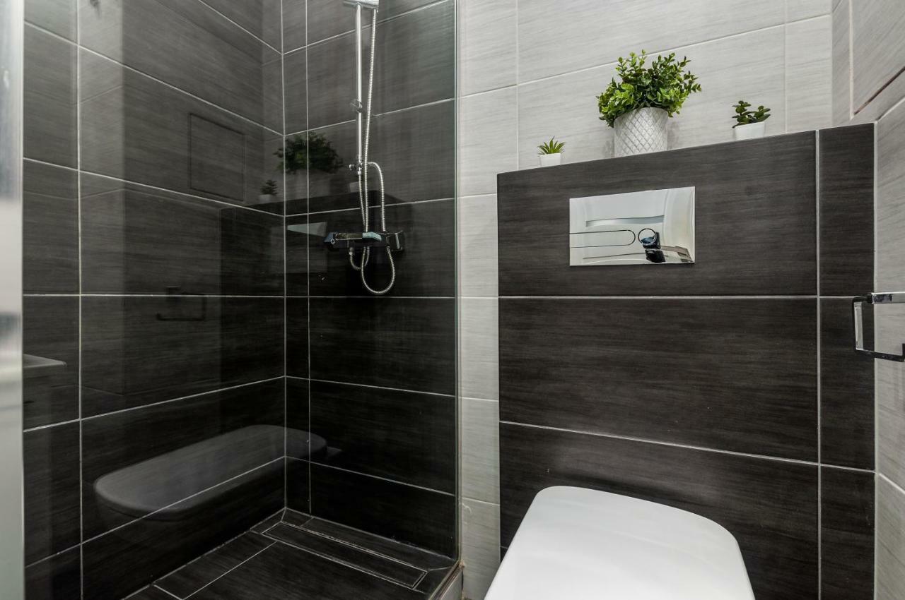 Apartments The View By Noclegi Renters Варшава Екстериор снимка